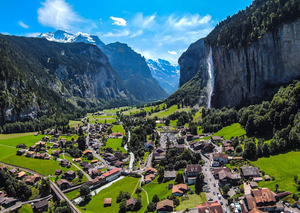 Grindelwald vs Lauterbrunnen comparison guide which Swiss Alps village to choose